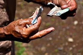 పెన్షనర్ల కష్టాలు