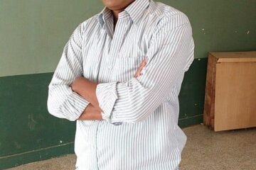 తాతా రమేశ్ బాబు(తెలుగు రచయిత, తెలుగు సినిమా ఆర్ట్ డైరక్టరు, సంపాదకుడు, చిత్రలేఖనోపాధ్యాయుడు)